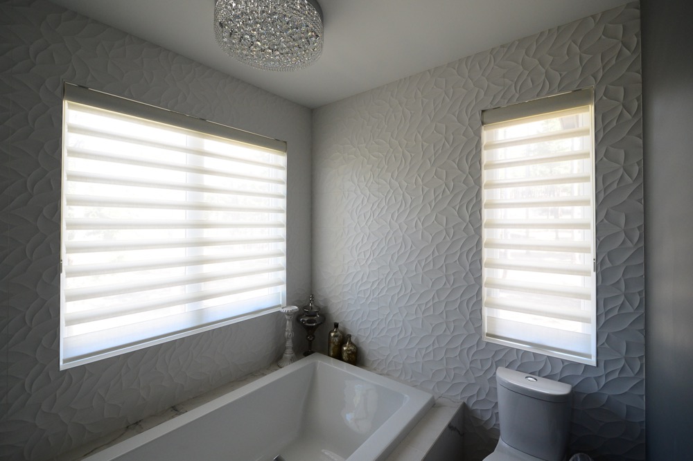 Hinter Douglas Pirouette® Shades in bathroom