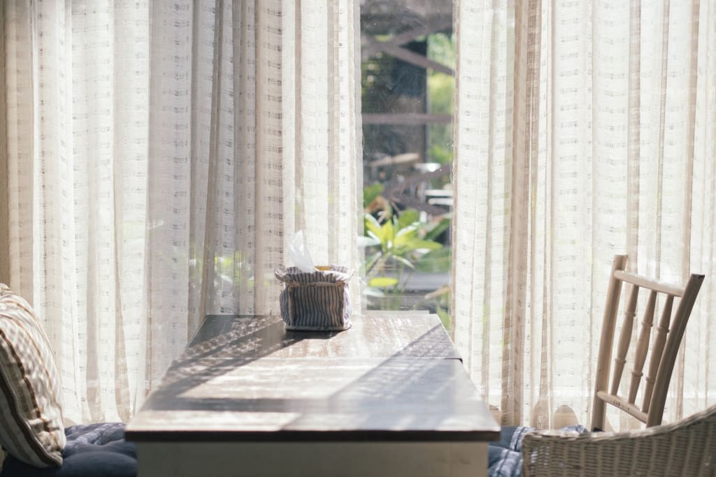 Curtains vs. Drapes: A Complete Guide to Choosing the Best Window Coverings