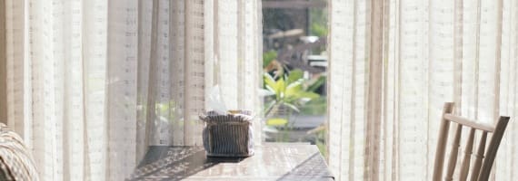 Curtains vs. Drapes: A Complete Guide to Choosing the Best Window Coverings